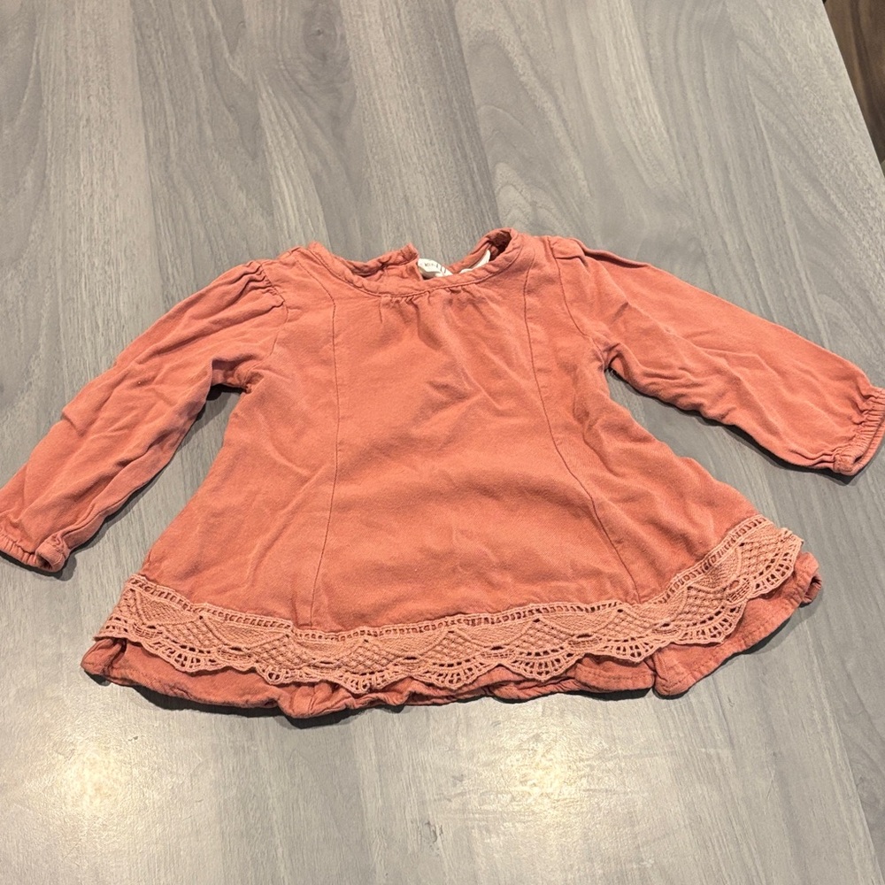 Artisan Ny Coral Long Sleeve Blouse with Lace Hem